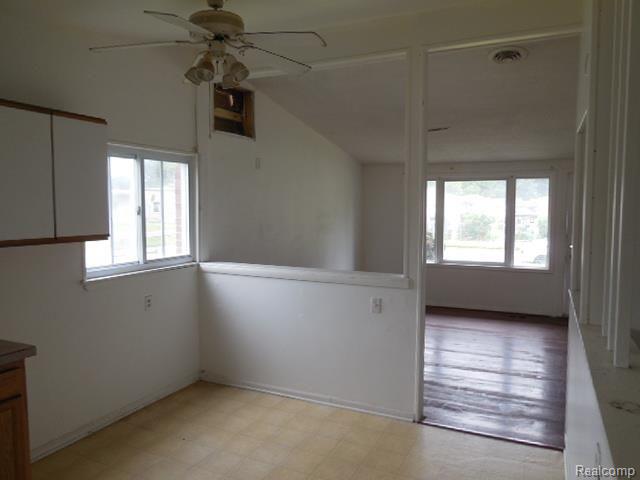 29737 Judith Street Inkster, MI 48141 - Photo 17 of 25 264-012893 Kitchen (1).jpg