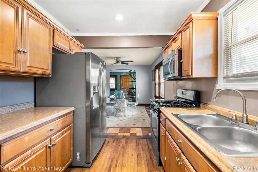 1449 Wayburn Street Grosse Pointe Park, MI 48230 - Photo 9 of 19