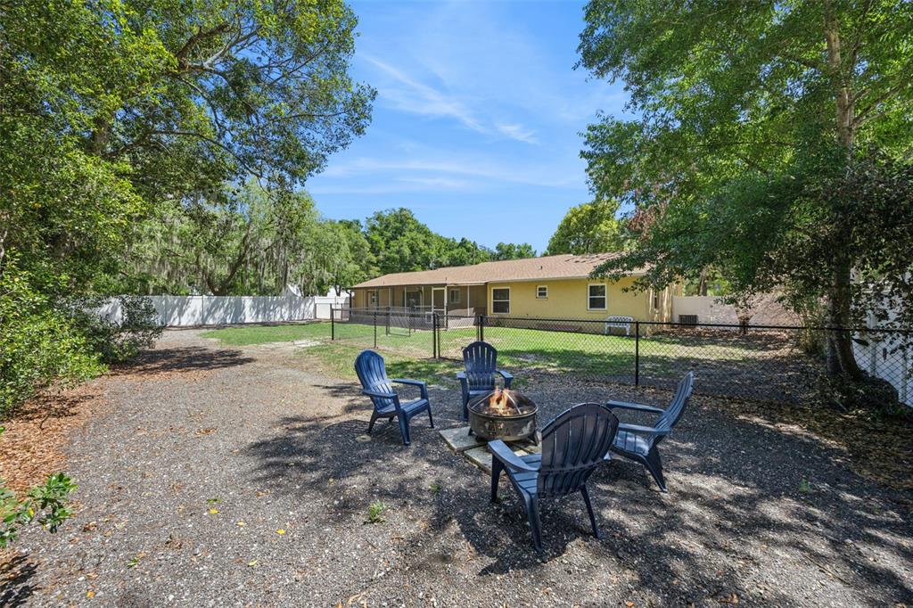 80 Whitcomb Avenue Umatilla, FL 32784 - Photo 16 of 49