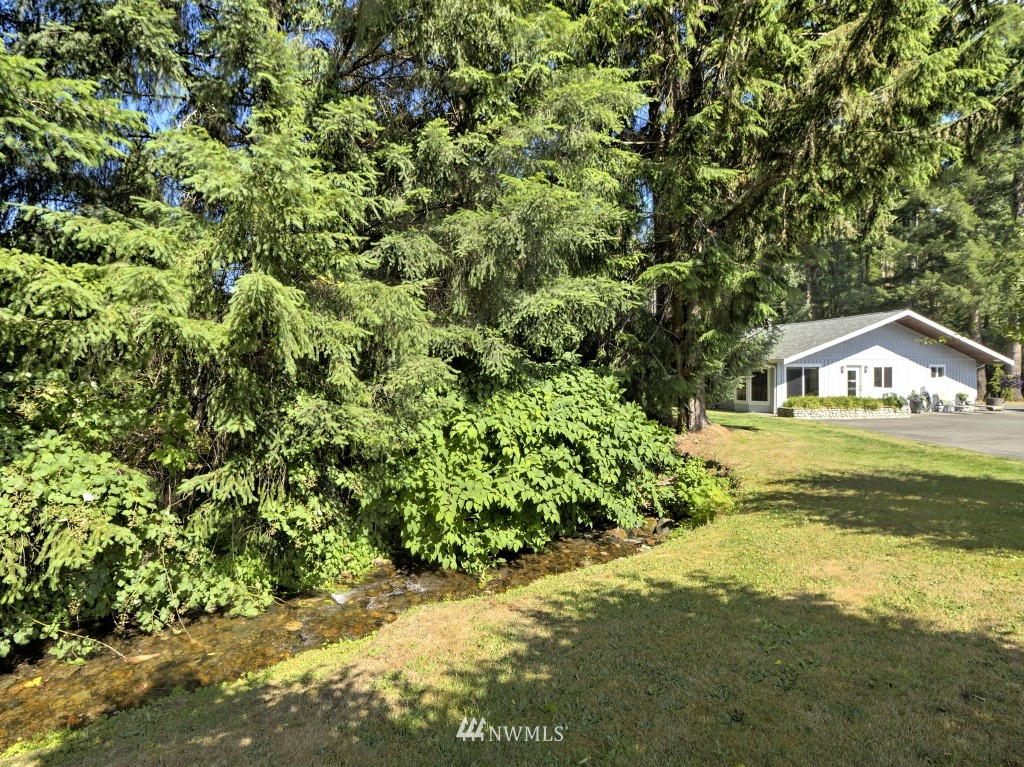 570 Northeast Beck Road Belfair, WA 98528 - Photo 4 of 25
