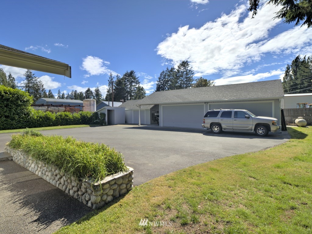 570 Northeast Beck Road Belfair, WA 98528 - Photo 6 of 25
