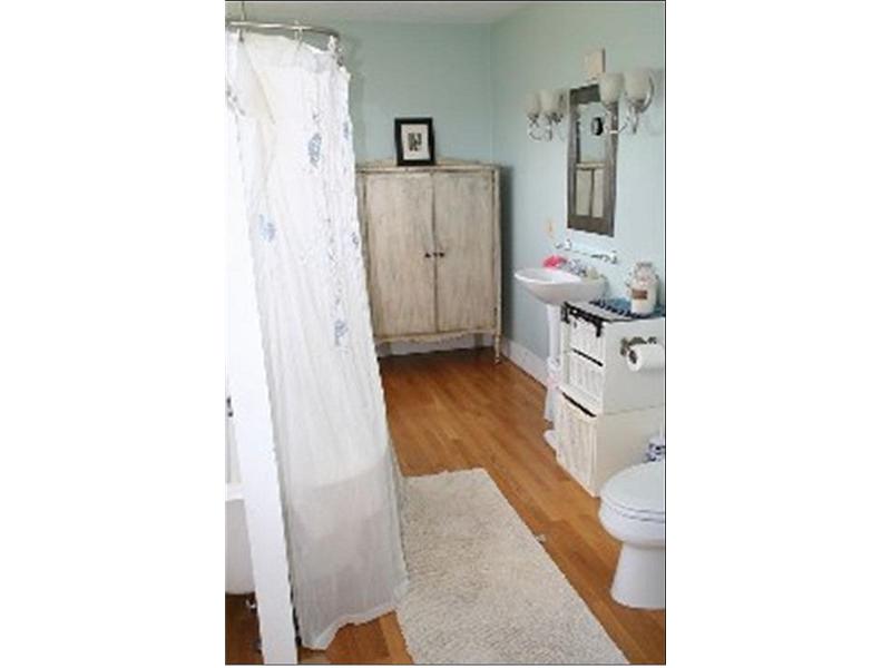 272 Mitchell's Lane Middletown, RI 02842 - Photo 14 of 25 Bathroom.