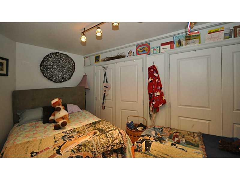 272 Mitchell's Lane Middletown, RI 02842 - Photo 18 of 25 Studio/Study/Office.