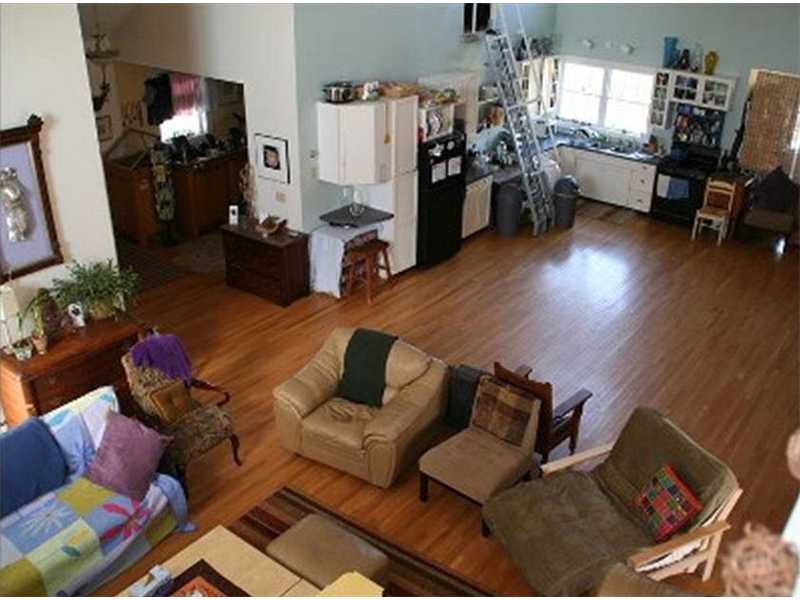 272 Mitchell's Lane Middletown, RI 02842 - Photo 10 of 25 Living Room.