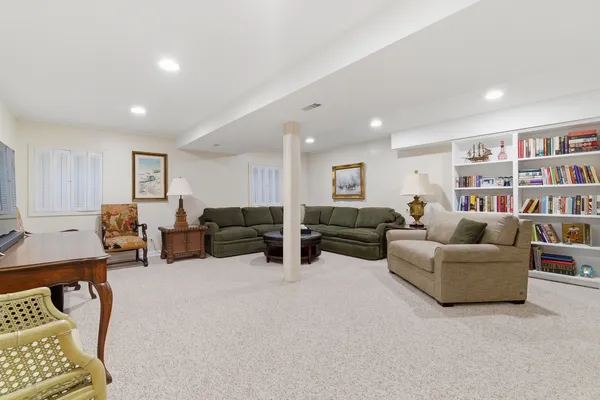 $629,000 | 2 Ct Of Mohawk Valley, Lincolnshire, IL 60069