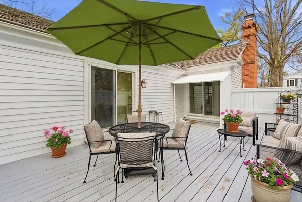 $629,000 | 2 Ct Of Mohawk Valley, Lincolnshire, IL 60069