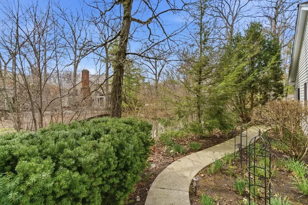 $629,000 | 2 Ct Of Mohawk Valley, Lincolnshire, IL 60069