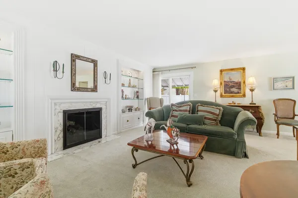 $629,000 | 2 Ct Of Mohawk Valley, Lincolnshire, IL 60069