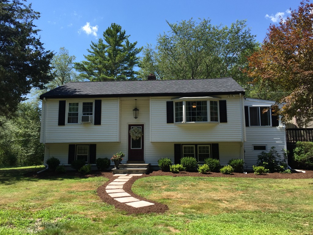 105 Pierce Street Rochester, MA 02770 - Photo 1 of 13