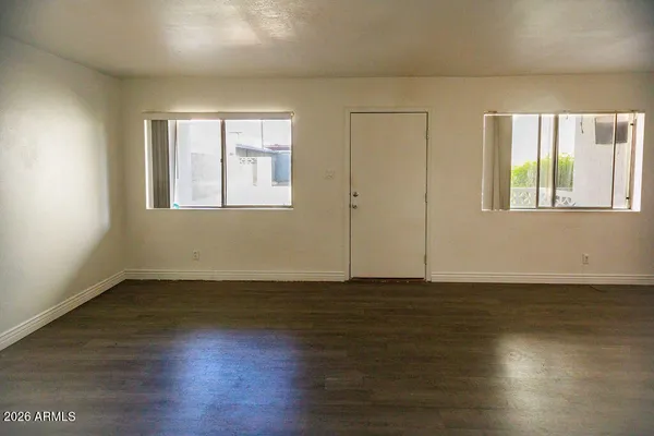 $179,900 | 1702 West Tuckey Lane, Unit 103, Phoenix, AZ 85015