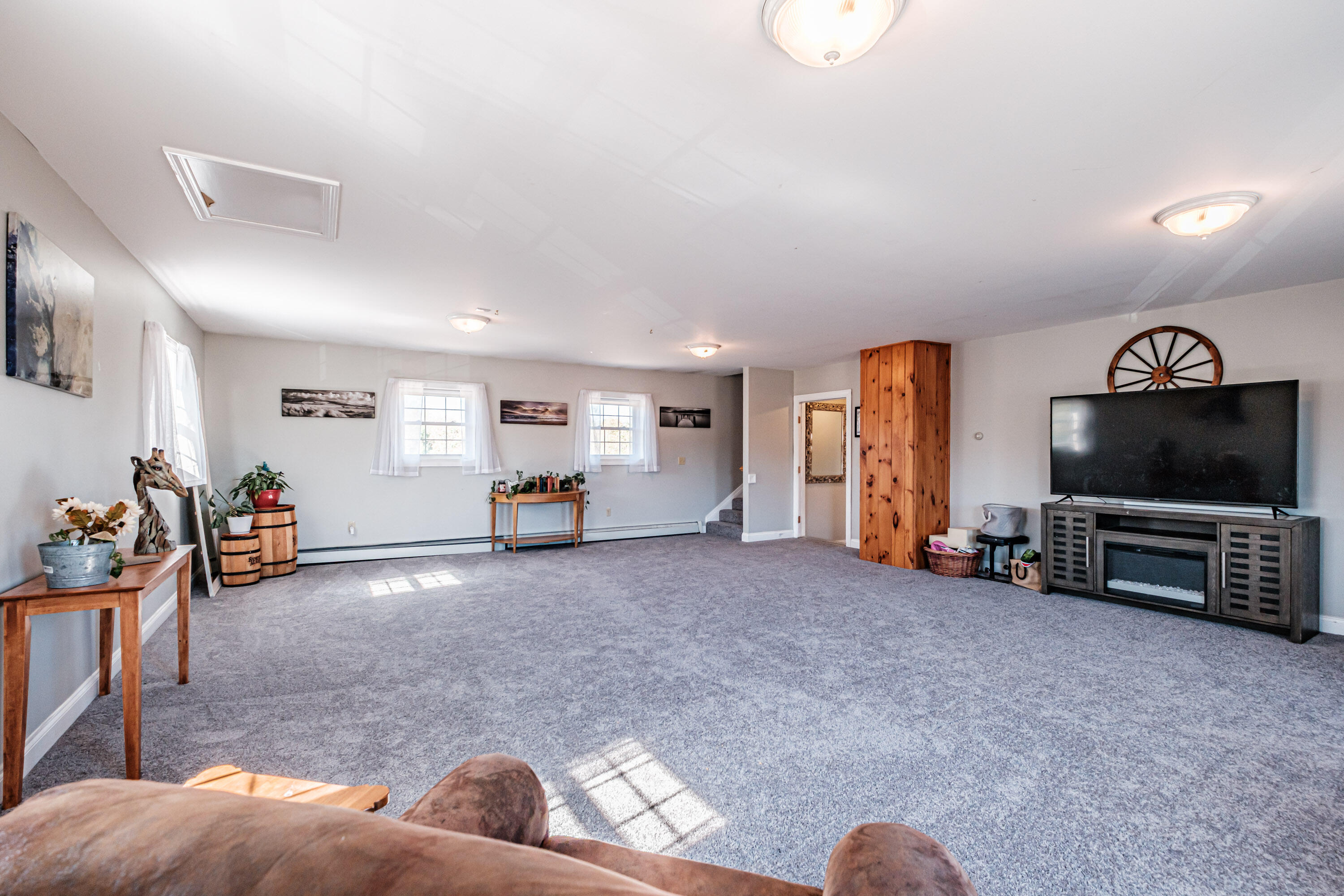 8 Mikes Way Limington, ME 04049 - Photo 4 of 48 20251010gp-61074