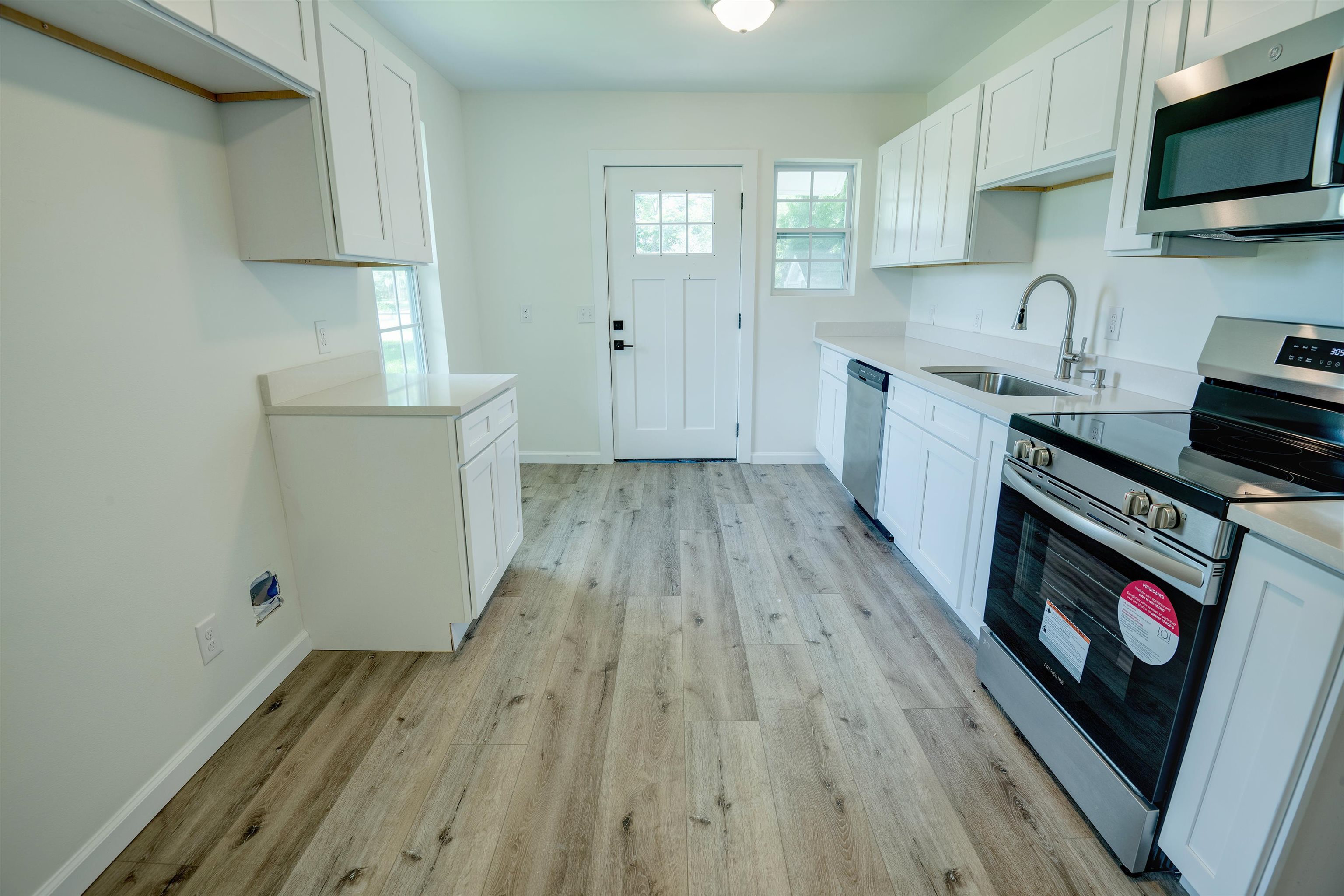 510 East Myrtle Avenue Foley, AL 36535 - Photo 7 of 22 Kitchen