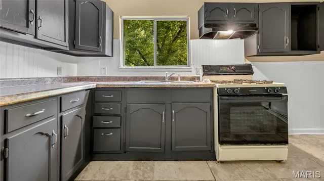 $110,000 | 10062 Bon Oak Drive, St. Louis, MO 63136