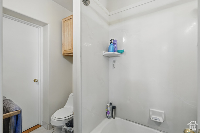 2490 South State Street Springville, UT 84663 - Photo 35 of 38 Bathroom with toilet and shower combination