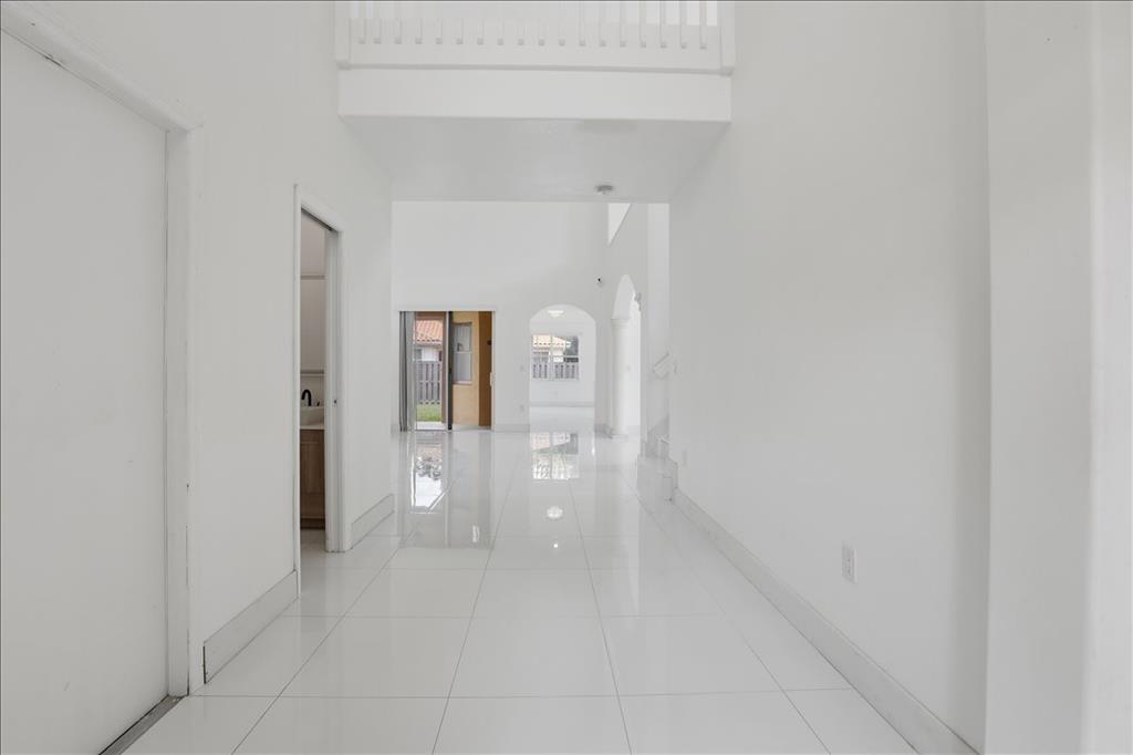 3802 Southwest 165th Terrace Miramar, FL 33027 - Photo 11 of 49