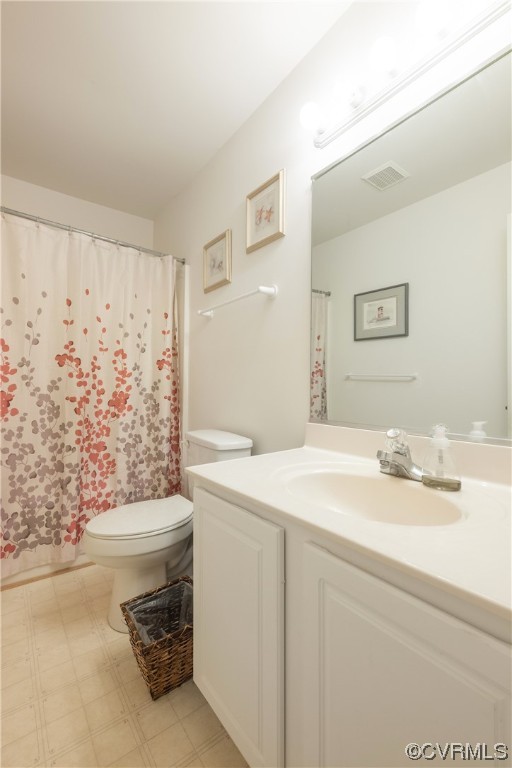 3530 Timberview Road Powhatan, VA 23139 - Photo 41 of 50 a bathroom with a sink toilet and shower