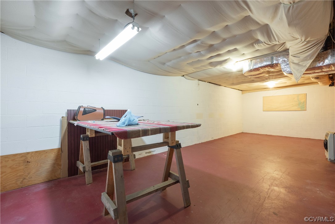 3530 Timberview Road Powhatan, VA 23139 - Photo 44 of 50 a workspace with furniture and wooden floor