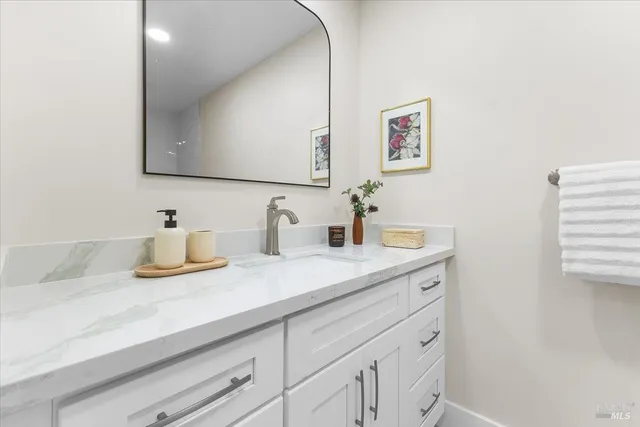 $945,000 | 1158 Hillside Drive, Healdsburg, CA 95448