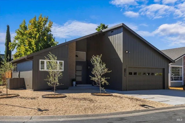 $945,000 | 1158 Hillside Drive, Healdsburg, CA 95448