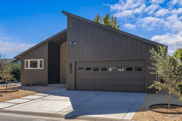 $945,000 | 1158 Hillside Drive, Healdsburg, CA 95448