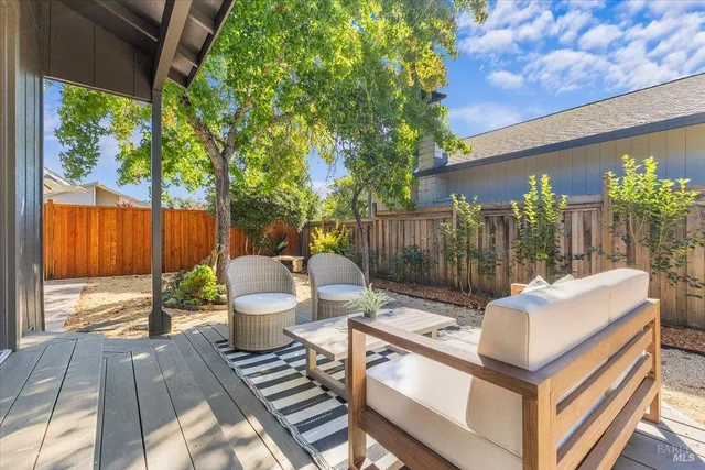 $945,000 | 1158 Hillside Drive, Healdsburg, CA 95448