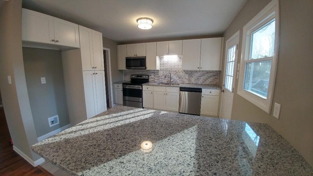 18 Converse Lane Oak Ridge, TN 37830 - Photo 5 of 21 thumbnail (4)