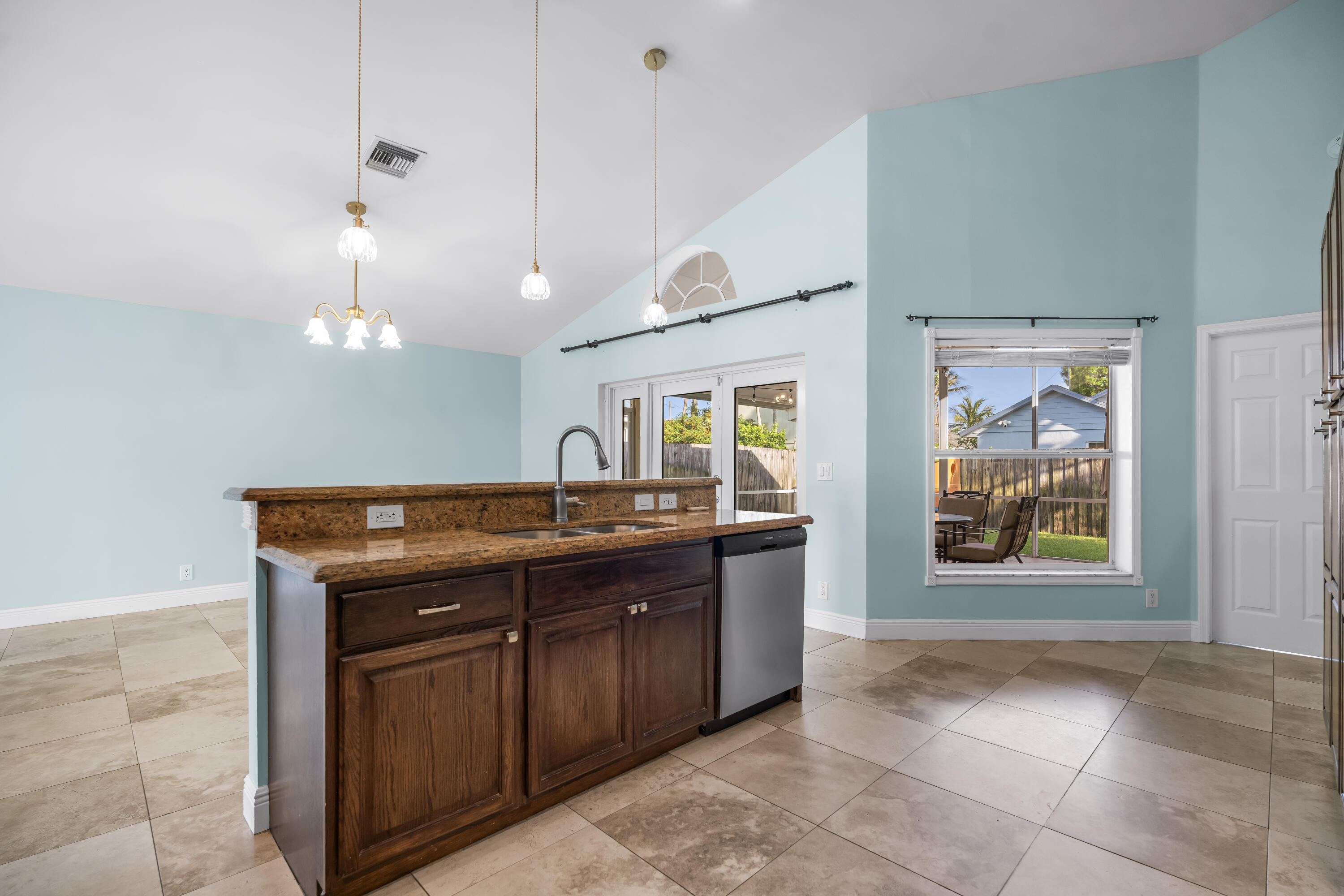 6118 Pompano Street Jupiter, FL 33458 - Photo 14 of 43 DSC03078