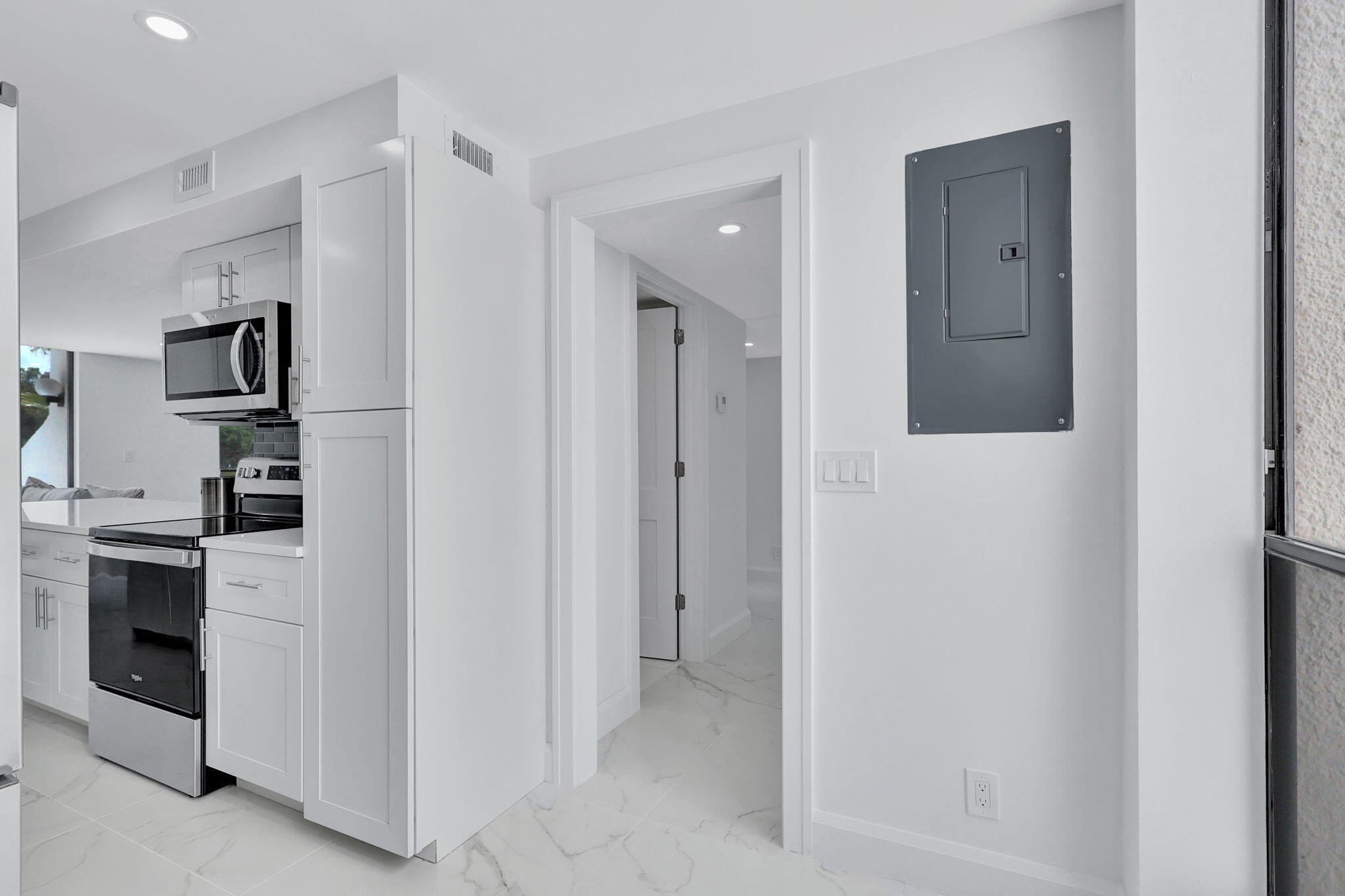 2804 Bridgewood Drive Boca Raton, FL 33434 - Photo 18 of 54 13-web-or-mls-2804Bridgewood_61