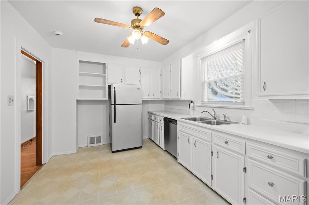 2105 East B Street Belleville, IL 62221 - Photo 12 of 27