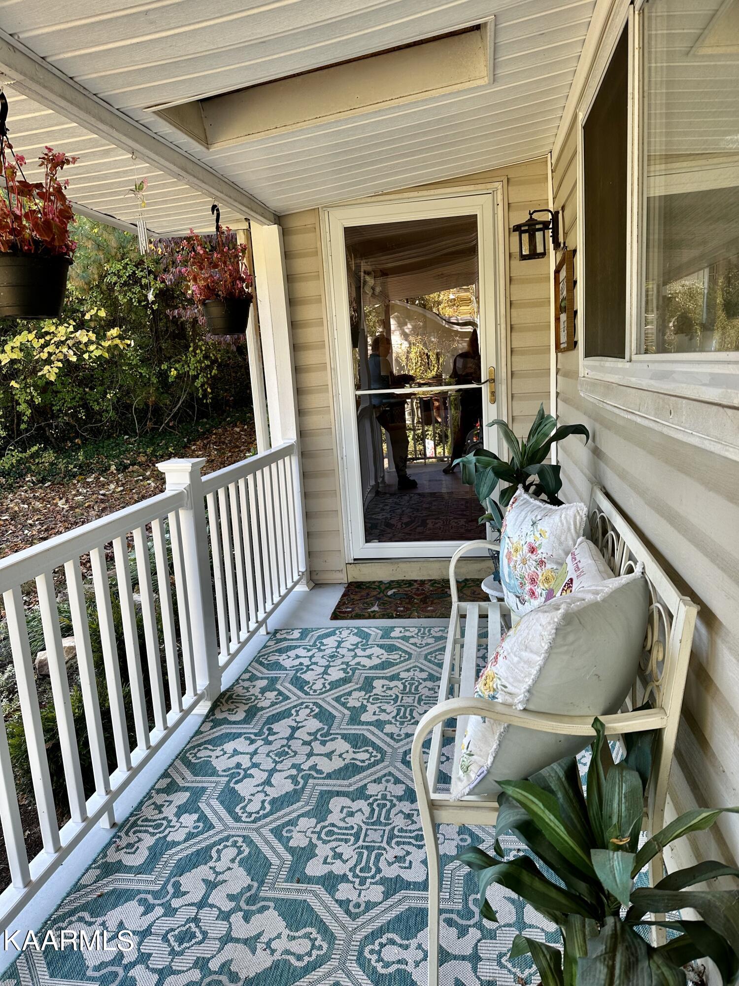 52 Outer Drive Oak Ridge, TN 37830 - Photo 6 of 40 FrontPorchSeating