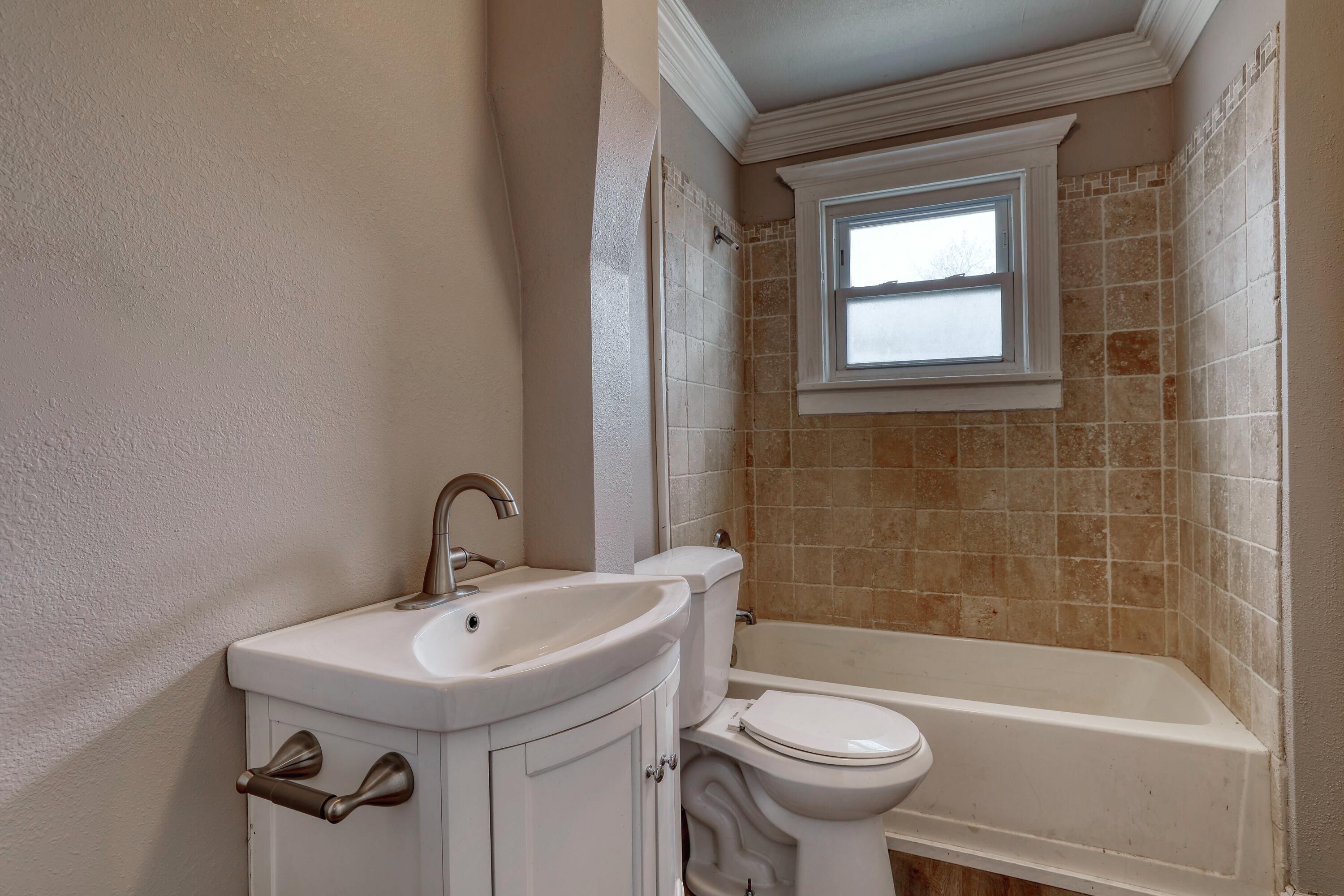 301 Pleasant Street, Unit 303 Mukwonago, WI 53149 - Photo 14 of 24 Upper full bath