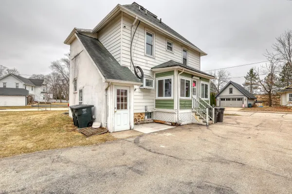$279,900 | 301 Pleasant Street, Unit 303, Mukwonago, WI 53149