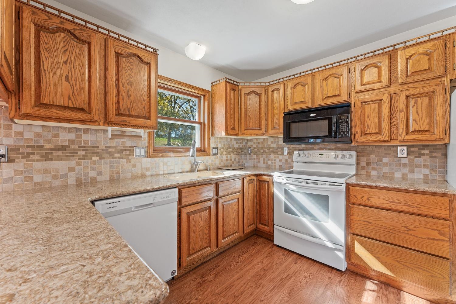 E7173 Eagle Ridge Court Reedsburg, WI 53959 - Photo 4 of 43