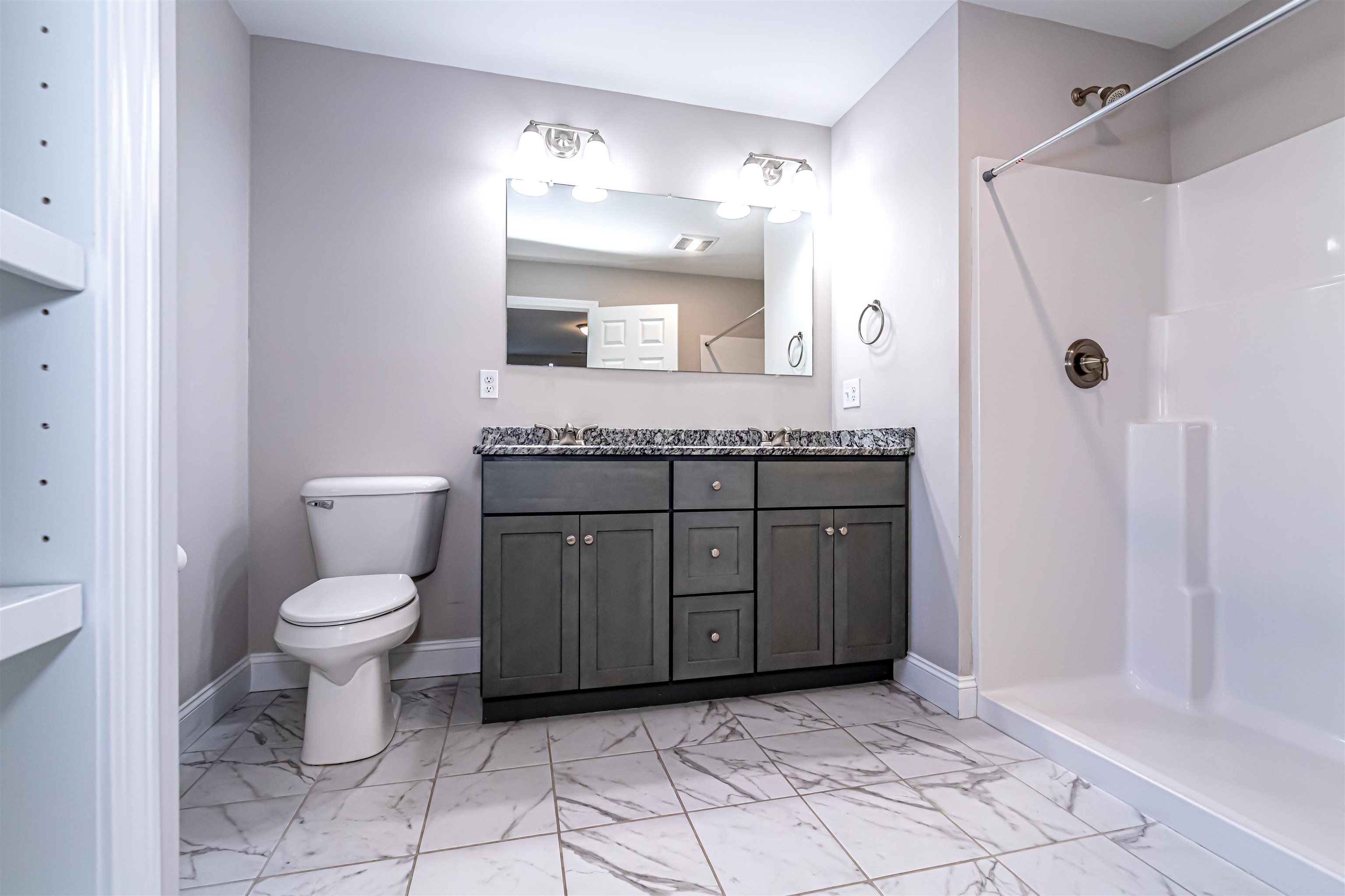 29 Derry Road Hudson, NH 03051 - Photo 15 of 26