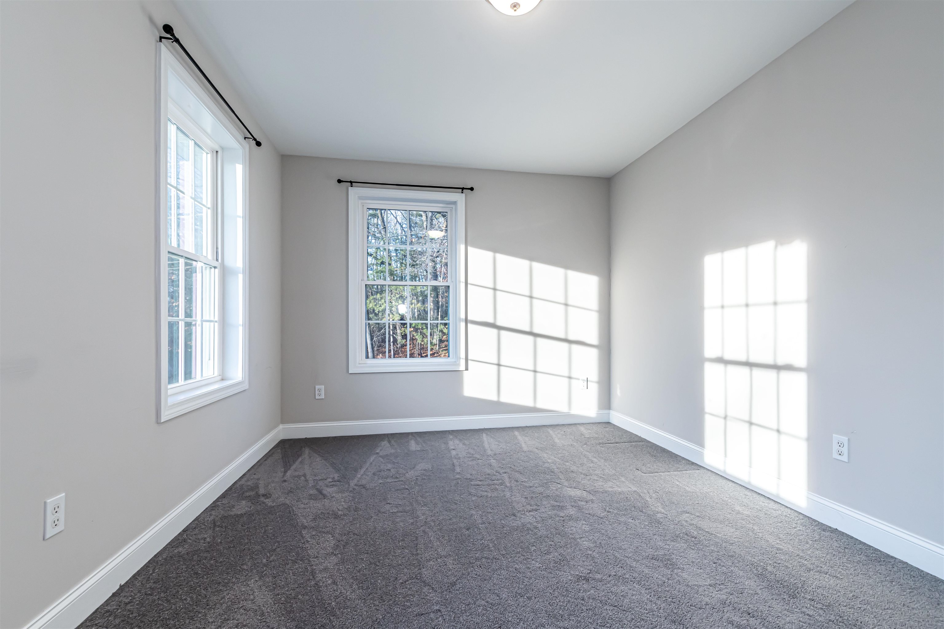 29 Derry Road Hudson, NH 03051 - Photo 16 of 26