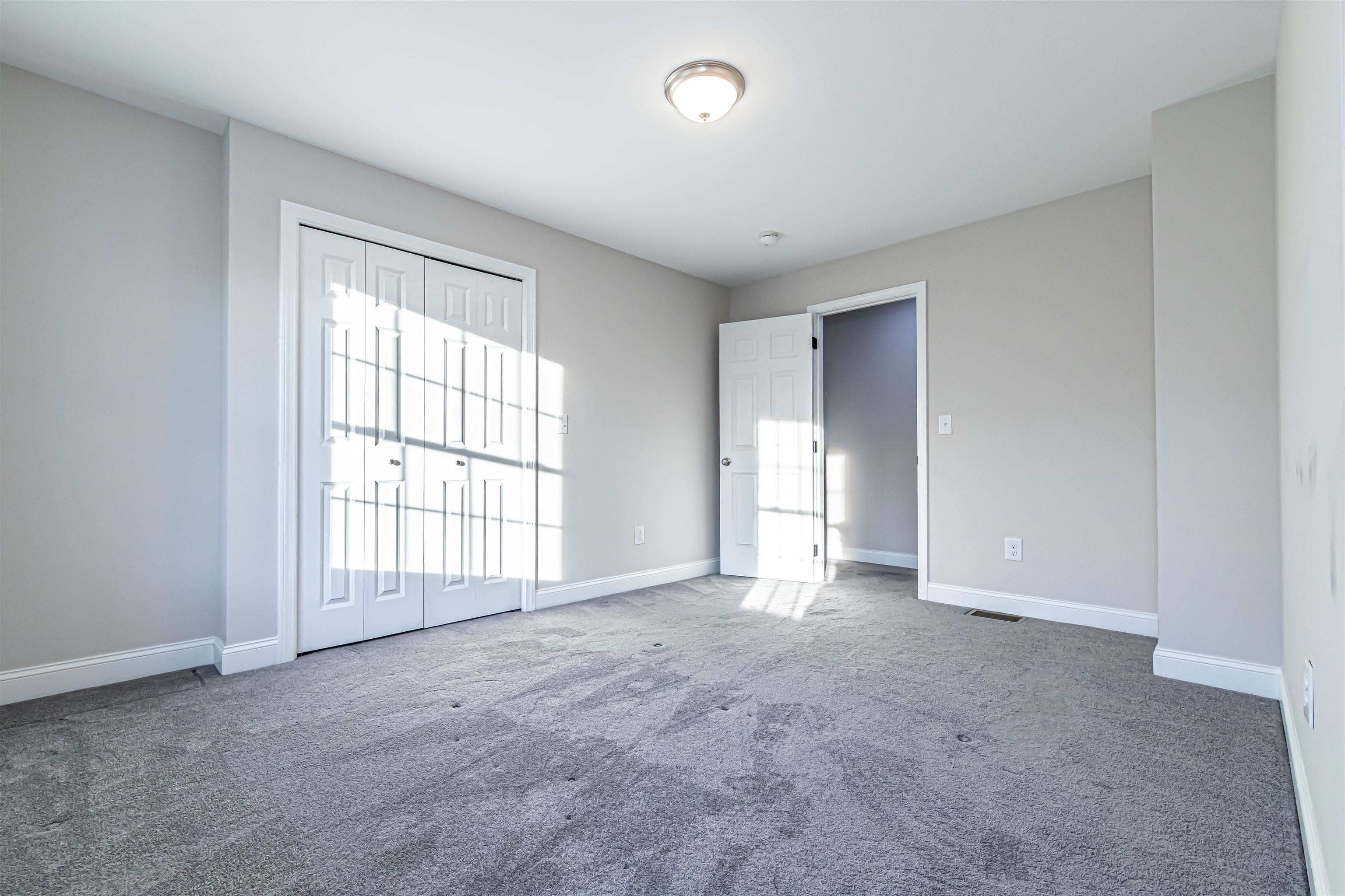 29 Derry Road Hudson, NH 03051 - Photo 18 of 26