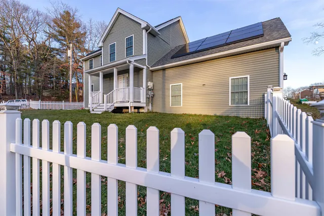 $620,000 | 29 Derry Road, Hudson, NH 03051