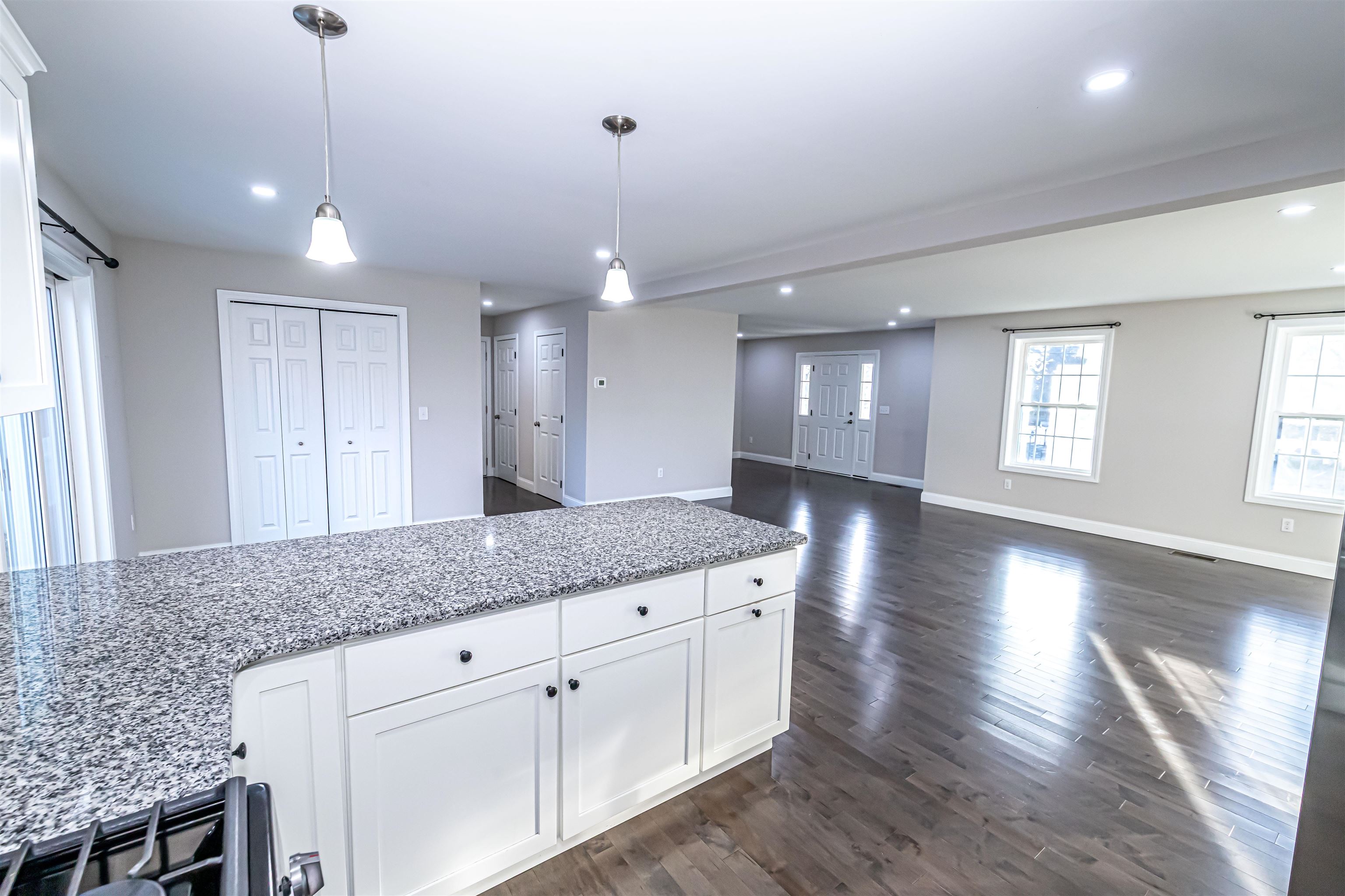 29 Derry Road Hudson, NH 03051 - Photo 7 of 26