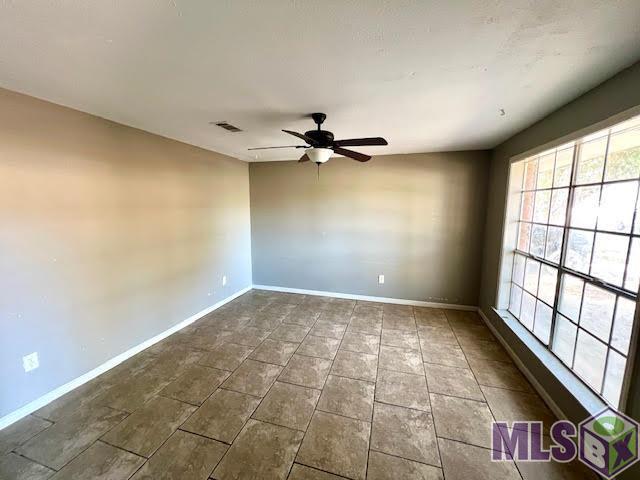 13338 East Shamrock Avenue Baton Rouge, LA 70814 - Photo 5 of 16 Living