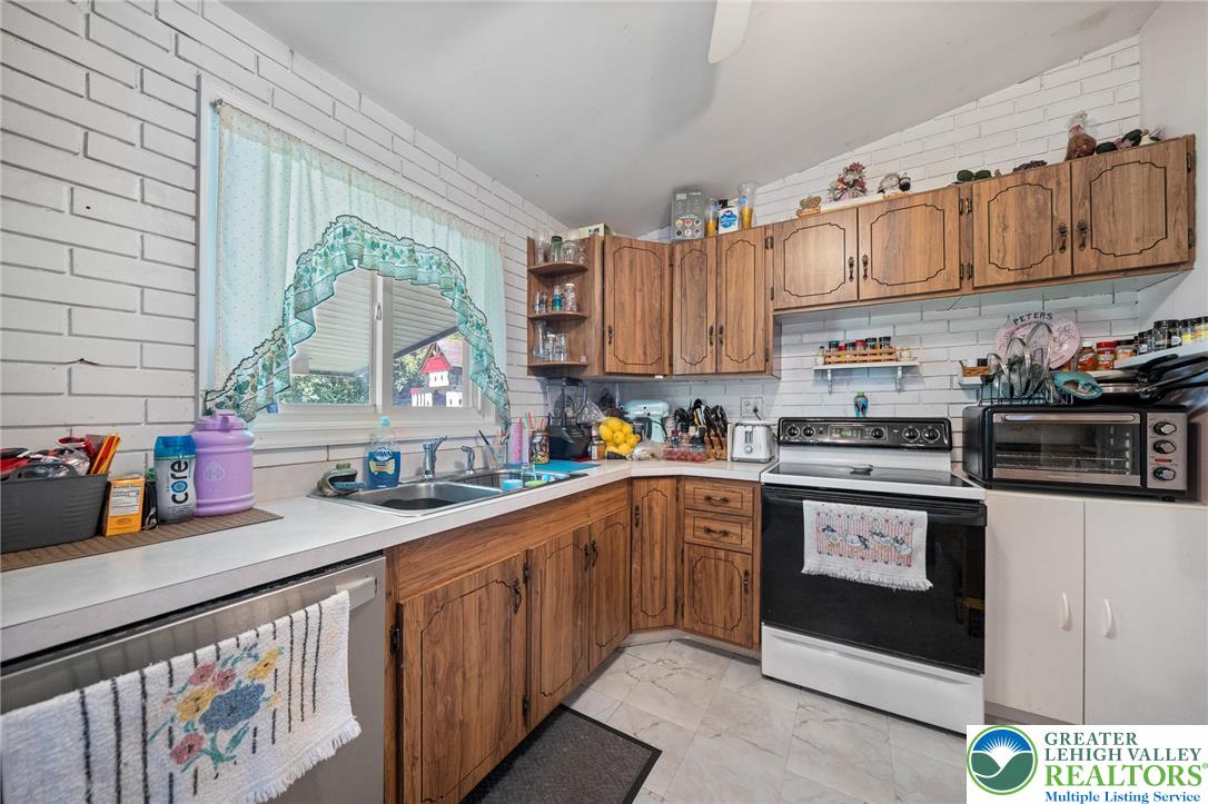 1540 Tatamy Road Easton, PA 18045 - Photo 4 of 27 Gallery Image 4