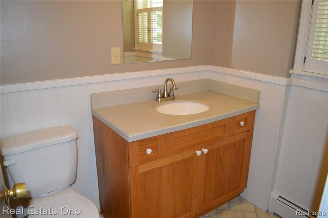 2220 North Tipsico Lake Road Highland, MI 48357 - Photo 36 of 91 DSC_0044.JPG