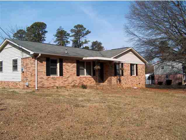 942 Pope Field Road Easley, SC 29642 - Photo 1 of 15 Gallery Image 1