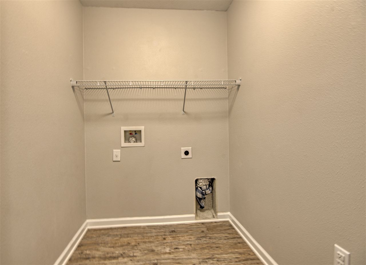 6990 Crimson Ridge Street Gulf Shores, AL 36542 - Photo 24 of 31 Laundry