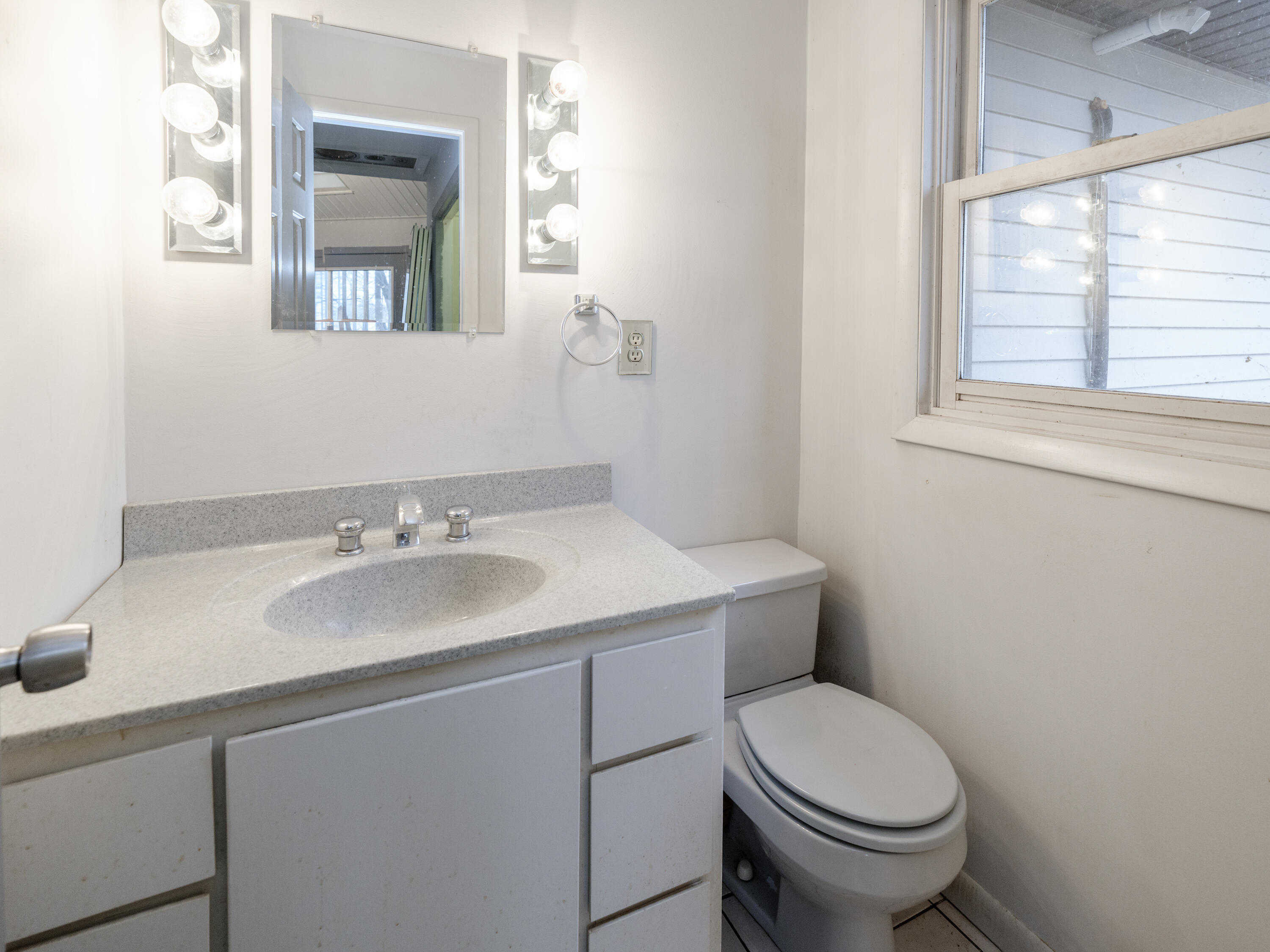 22431 Paulson Road Gobles, MI 49055 - Photo 14 of 32 22431 Paulson Rd-114