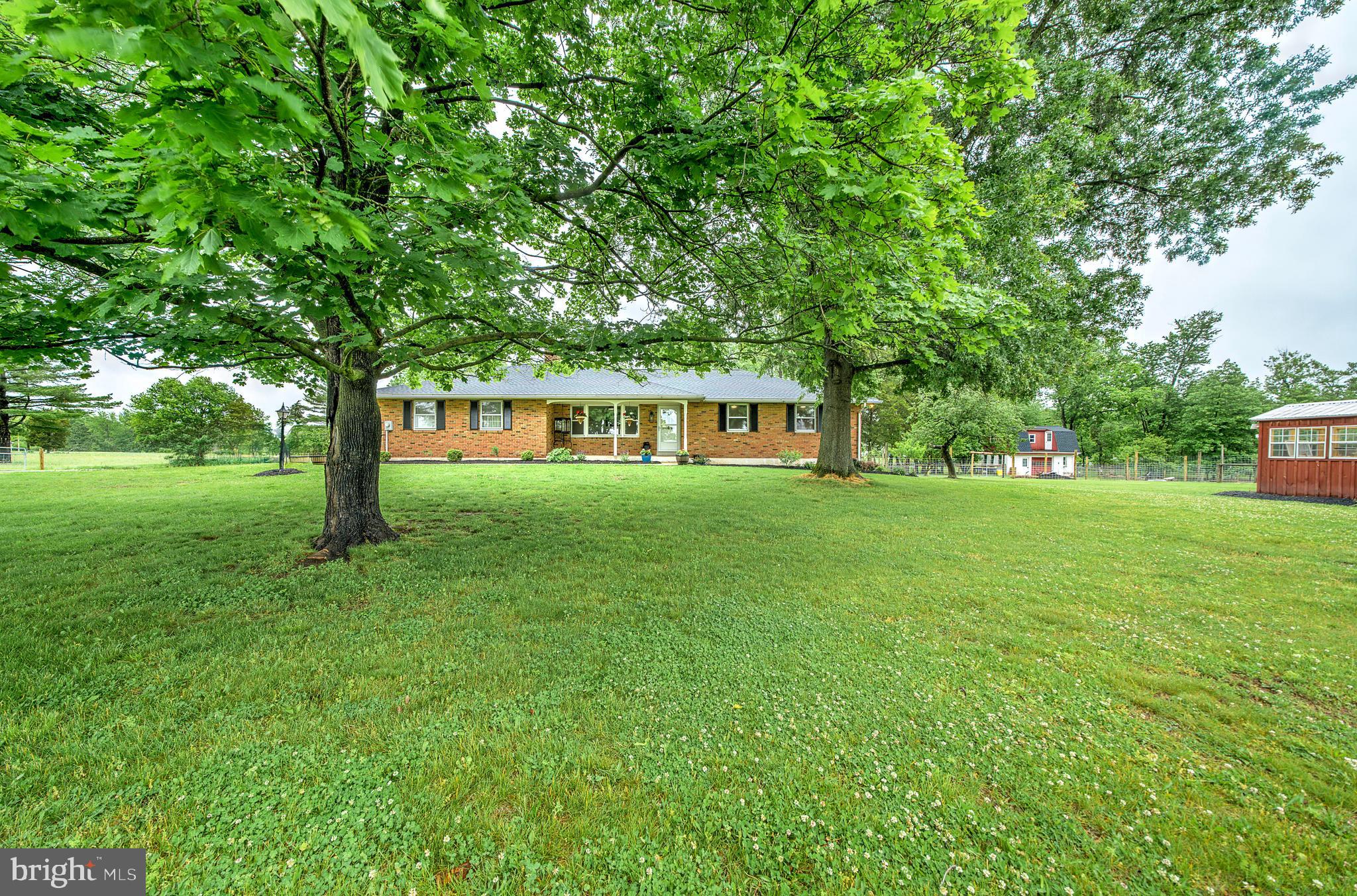 141 Green Hill Road Barto, PA 19504 - Photo 5 of 95