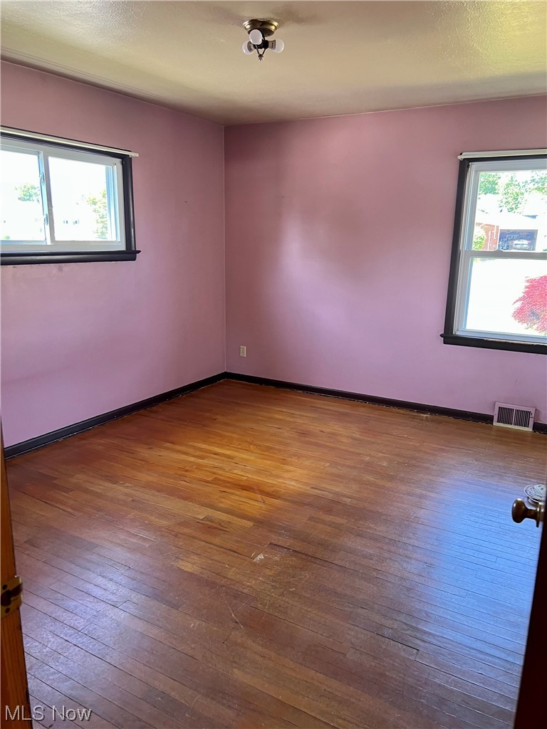 1601 Chelmsford Road Cleveland, OH 44124 - Photo 10 of 26 Gallery Image 10