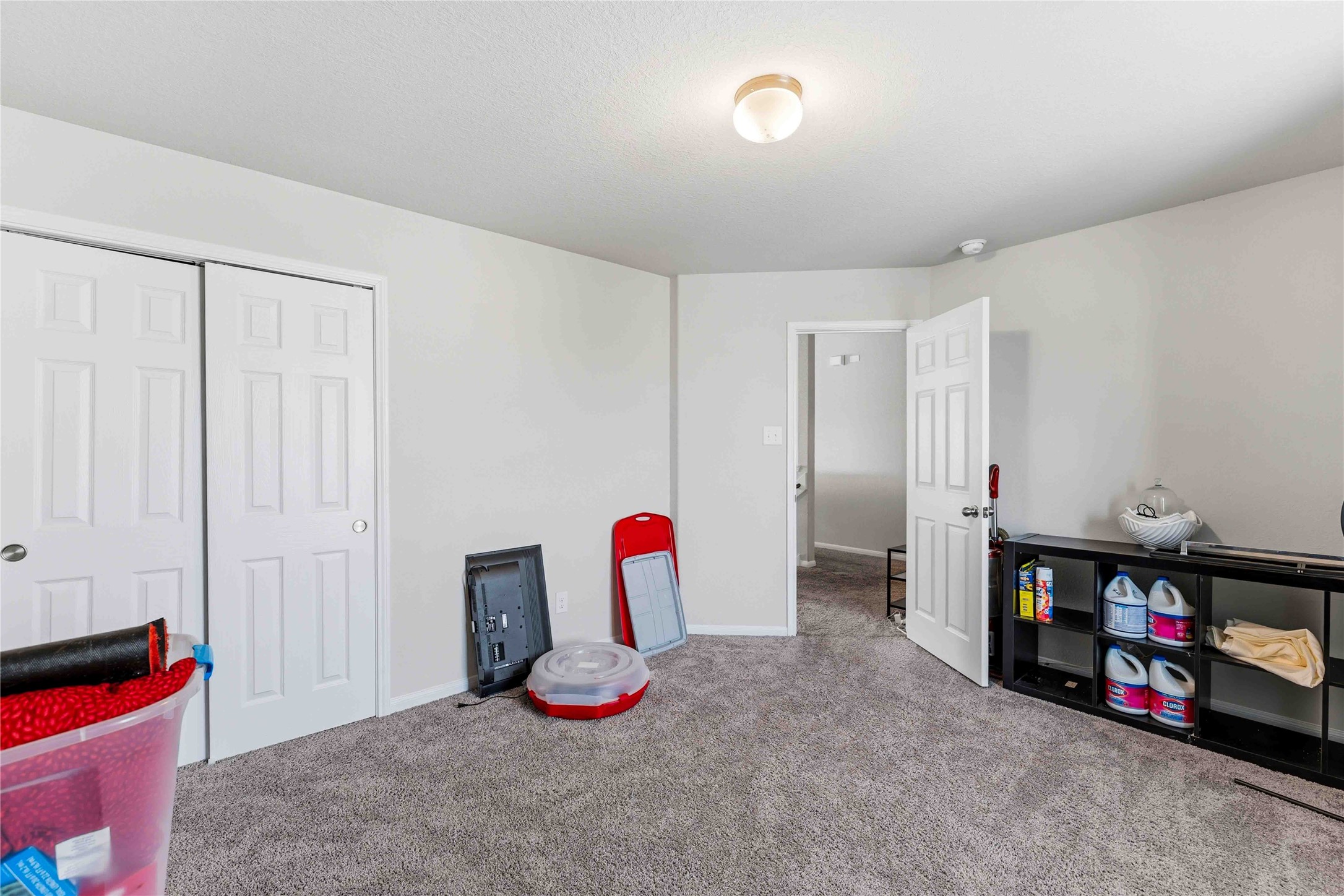 14810 Ruddy Duck Lane Houston, TX 77049 - Photo 25 of 33 a view of a livingroom with toys