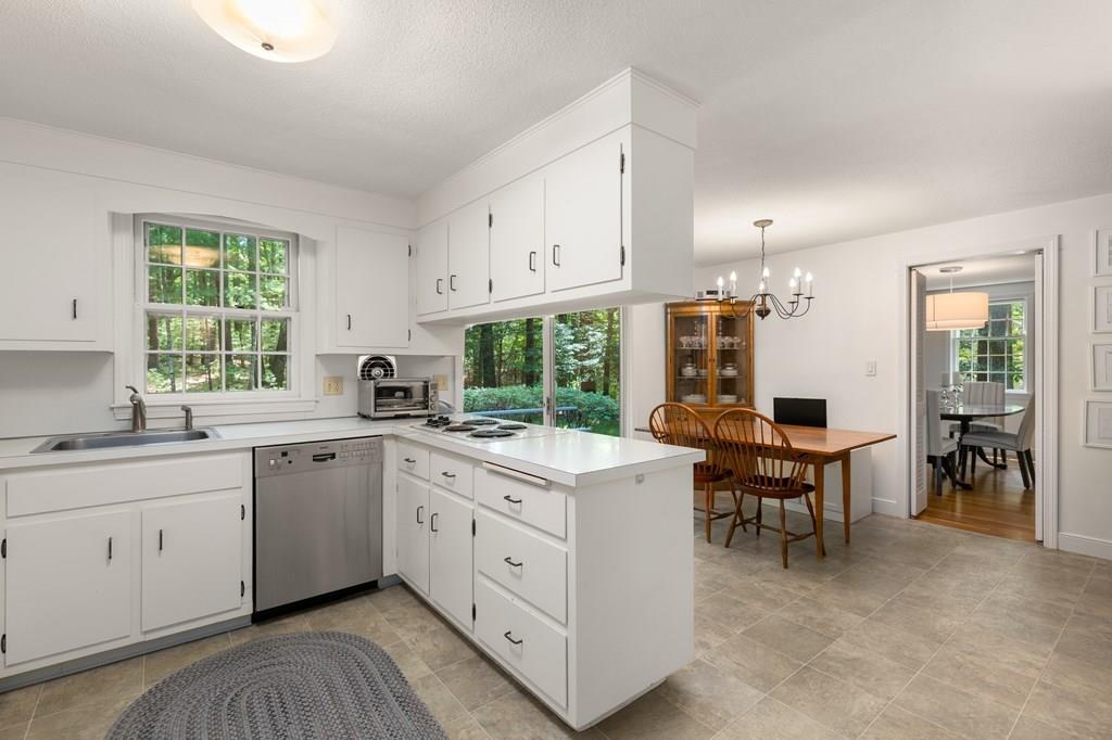 14 Hickory Hill Road Wayland, MA 01778 - Photo 10 of 32 Gallery Image 10