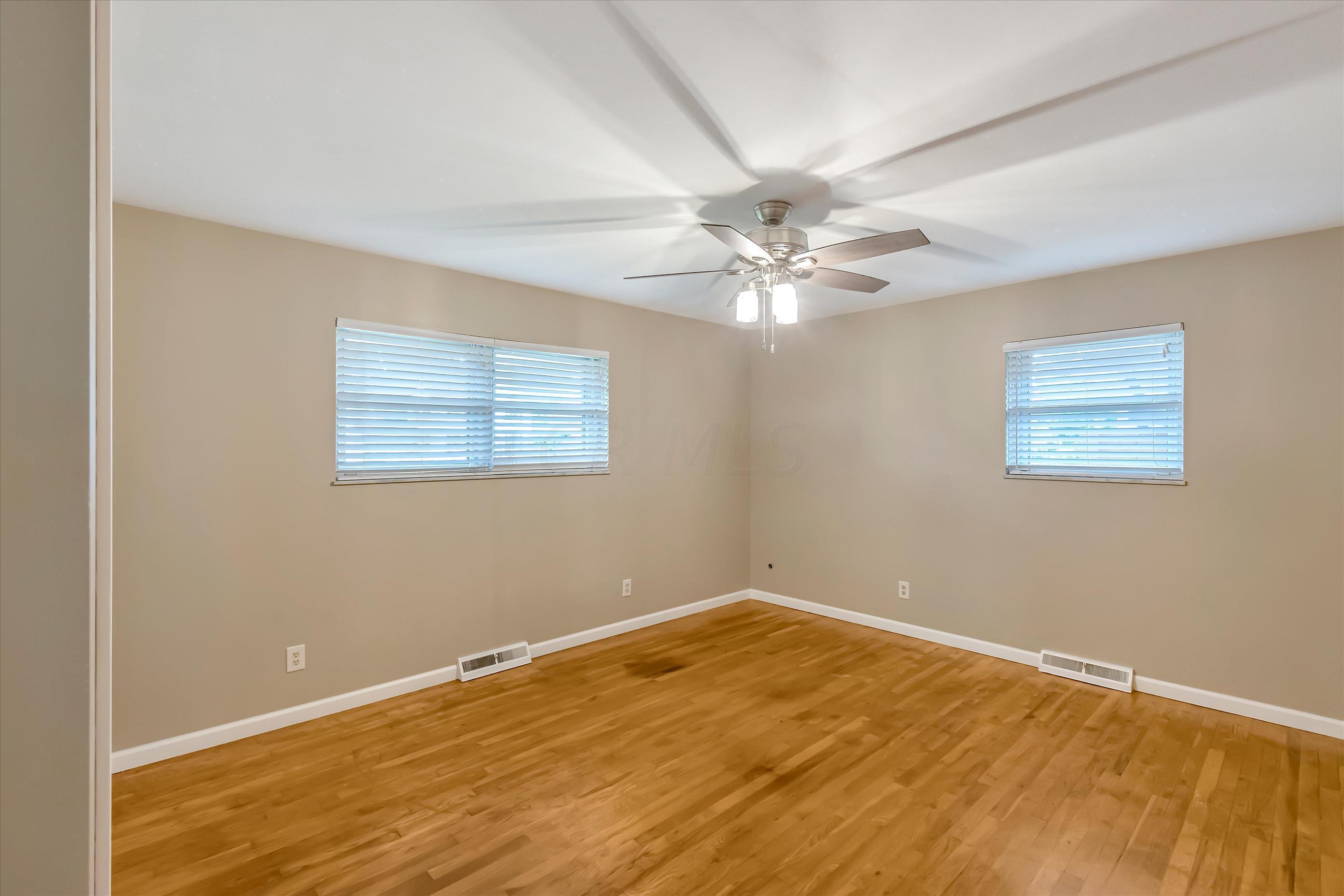 415 James Road Columbus, OH 43230 - Photo 17 of 36 F8_415JamesRd_19