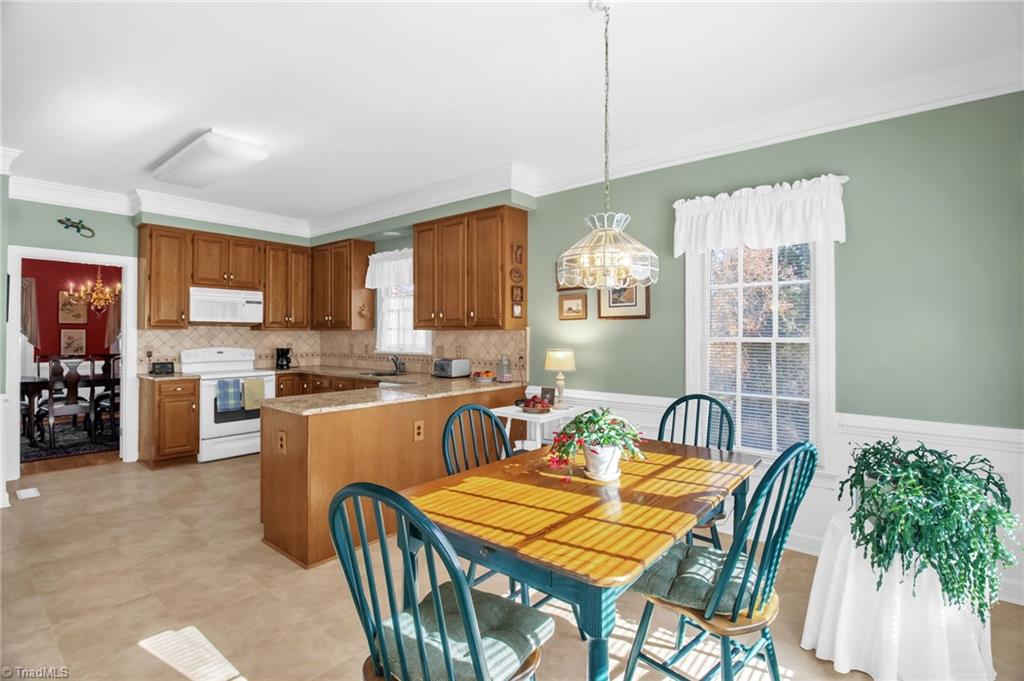 8115 Glengarriff Road Clemmons, NC 27012 - Photo 19 of 47